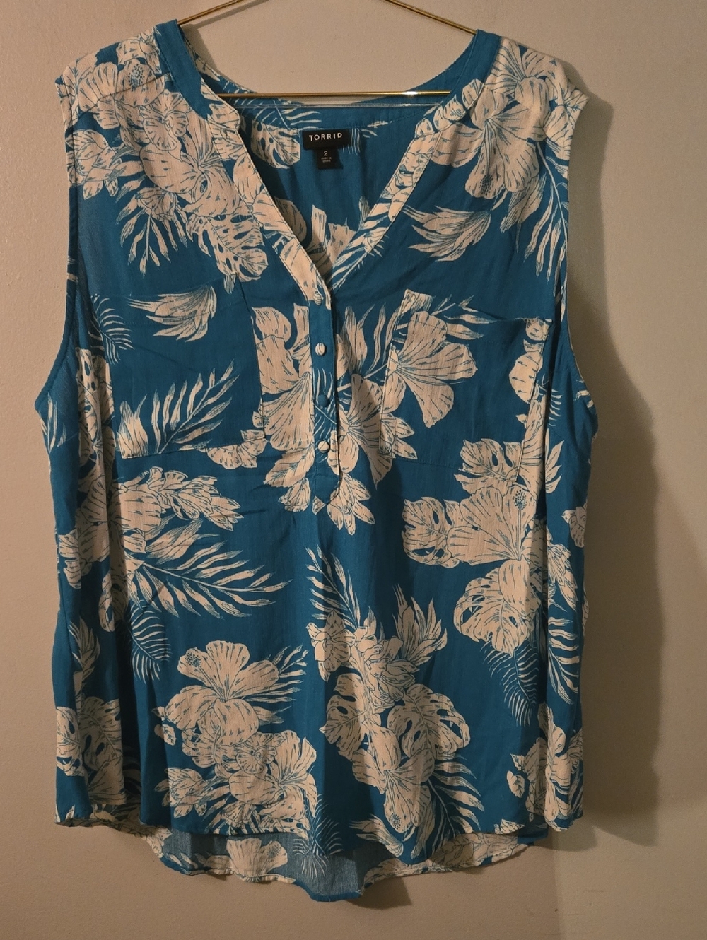 torrid Teal Blue Floral Sleeveless Henley Top